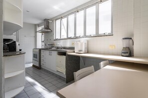 4 habitaciones y escritorio 