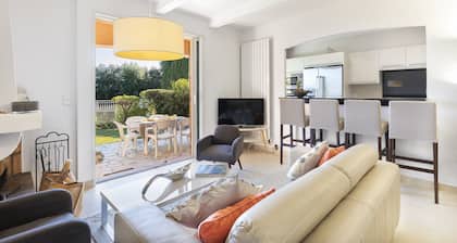 Capleouna- Saint-Andrieu.secure estate with janitor, swimming pool and tennis court.