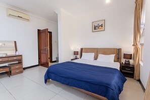 2 bedrooms, iron/ironing board, free WiFi, bed sheets - Immaculate 2-bed Apartment Located in Accra (Accra)