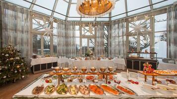 LÀgenhet - flera sÀngar | Restauranger