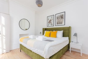 Basic Apartment, Multiple Beds | 2 bedrooms, iron/ironing board, bed sheets - Luxury 2 Bedroom Garden Flat - Hackney (London)