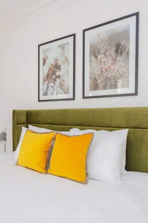 Basic Apartment, Multiple Beds