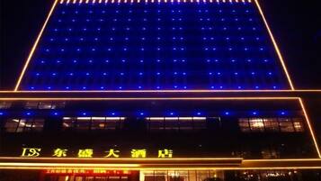 المنشأة من الخارج