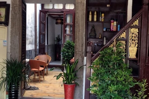 Khu ẩm thực ngoài trời
