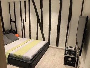 Een strijkplank/strijkijzer