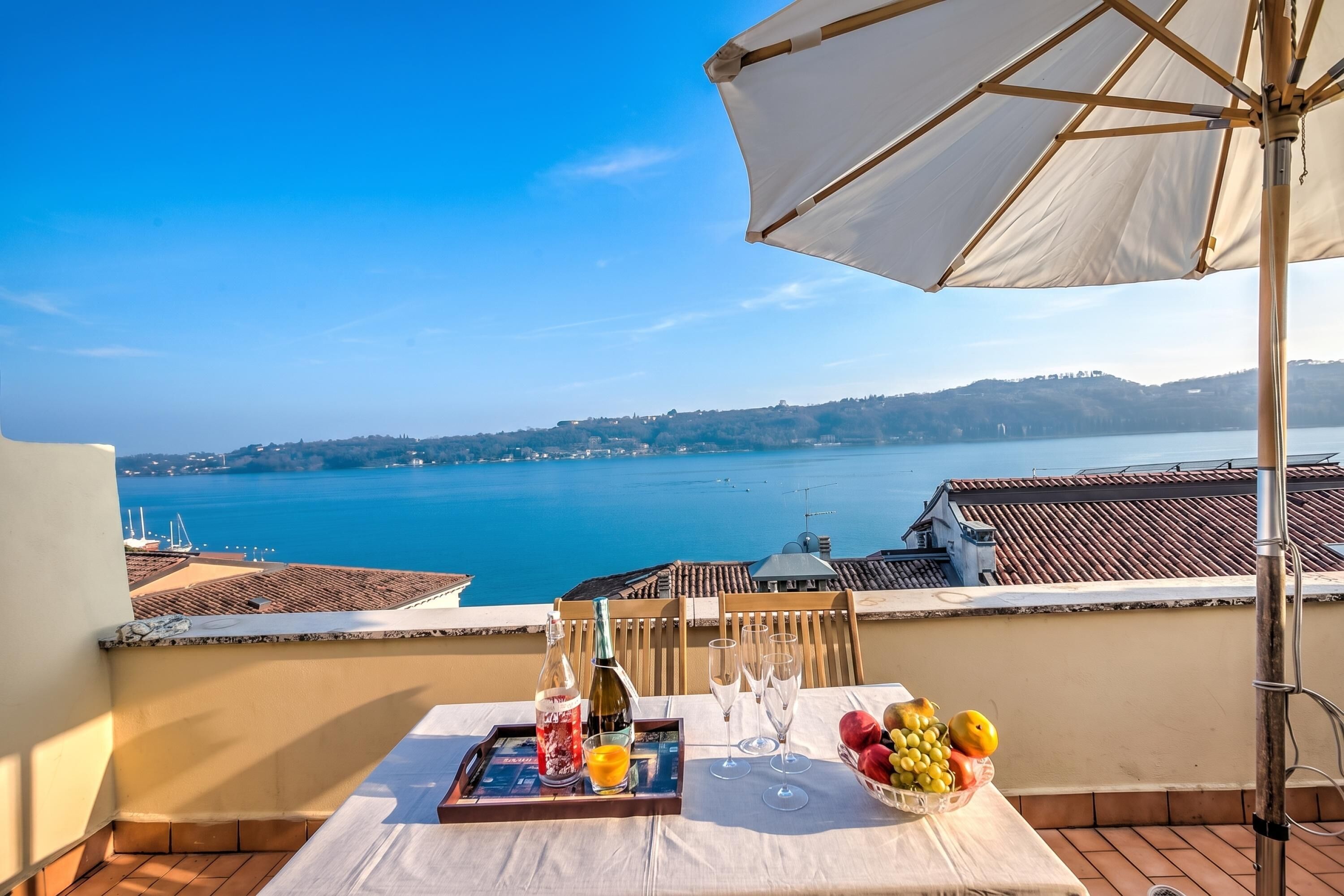 Family Apartment, 2 Bedrooms, Microwave (Laetitia Salò-Historic center near) | Outdoor dining