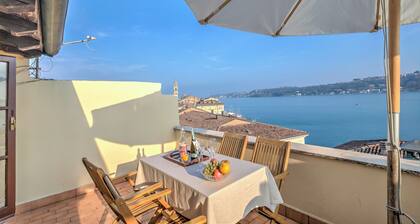 Laetitia Salo-historic Center Near Lake