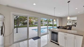 Ferienhaus, Mehrere Betten, Poolzugang, Poolblick | Innenbereich