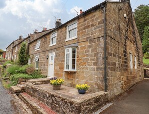 Cottage | Exterior - The Old Sweet Shop (Whitby)