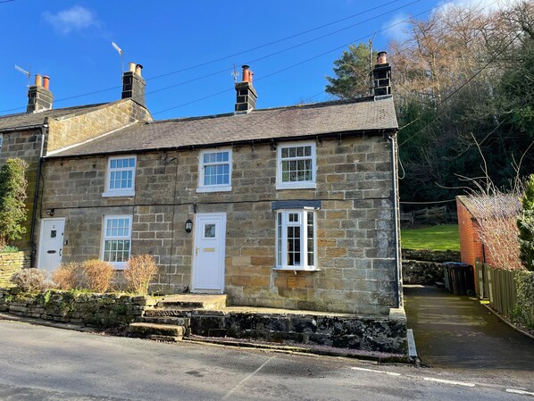 Cottage | Exterior - The Old Sweet Shop (Whitby)