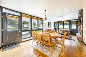 Apartamento, 4 habitaciones | Restauración