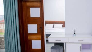 3 bedrooms, bed sheets