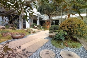 Unclassified image, 2 of 112, button - Mountain and Courtyard Homestay (Hengyang)