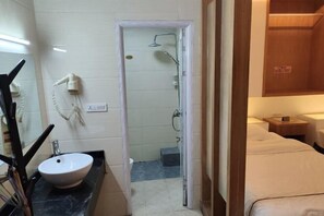 Bathroom - Haozhujia Hotel (Yangshuo)