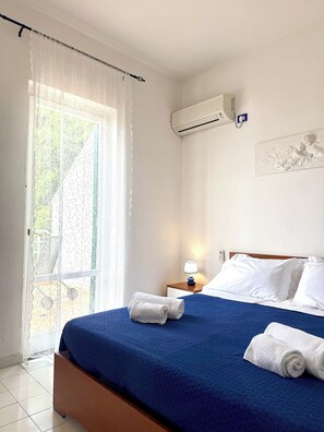 2 bedrooms, in-room safe, travel crib, free WiFi