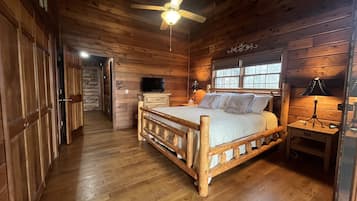 3 makuuhuonetta, työpöytä, silitysrauta/-lauta, ilmainen Wi-Fi