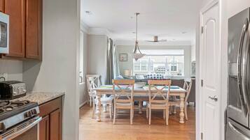 Condo, Berbilang Katil, Kitchen, Garden View (Grande Getaway) | Dapur peribadi | Pembancuh kopi/teh