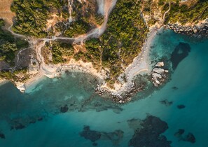 Beach nearby, white sand, sun loungers, beach bar - White Springs Retreat (Zakynthos)