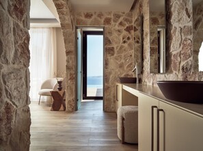Shower, rainfall showerhead, designer toiletries, hair dryer - White Springs Retreat (Zakynthos)