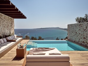 Seasonal outdoor pool, pool umbrellas, sun loungers - White Springs Retreat (Zakynthos)