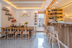 Dining - Nakeli Fuyuan (Main Street Store on Wuyi Street, Lijiang (Lijiang)