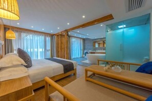 A modern hotel room with a bed, bedside table, and a large window with curtains. - Nakeli Fuyuan (Main Street Store on Wuyi Street, Lijiang (Lijiang)