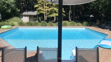 Alberca al aire libre y alberca climatizada