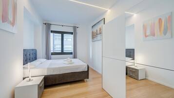 Familielejlighed - 3 soveværelser - 2 badeværelser (Boutique Family Suite) | 3 soveværelser, arbejdsområde til bærbare computere
