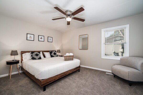 4 bedrooms, desk, iron/ironing board, free WiFi