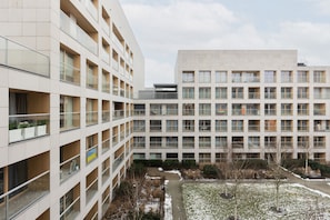 Exterior - Apartment With Bath Kolejowa by Renters (Warsaw)