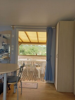Dining - MOBIL HOME 40 m², 4 persons in Provence Verte. (Rocbaron)