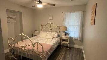 2 Schlafzimmer, Bügeleisen/Bügelbrett, WLAN, Bettwäsche