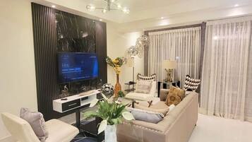 Smart TV, Netflix, streaming services