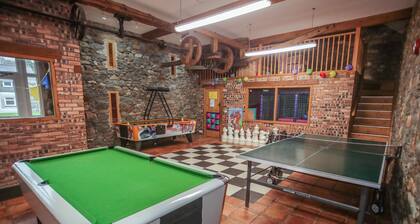 PADARN - a bungalow that sleeps 8 guests in 4 bedrooms