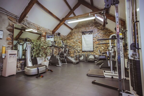 Fitness facility - MYMBYR - a cottage that sleeps 7 guests in 3 bedrooms (Pwllheli)