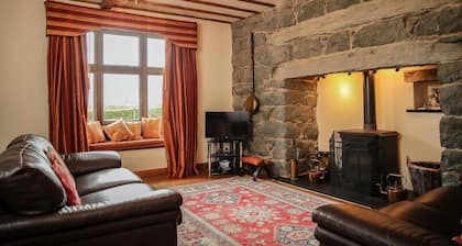 FARM WING - a house that sleeps 4 guests in 2 bedrooms