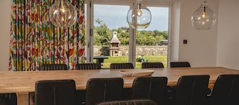 GWYNANT -  a cottage that sleeps 4 guests  in 2 bedrooms