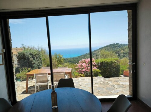 Atypical house with garden in Bormes-les-Mimosas