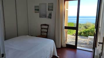 3 bedrooms, iron/ironing board
