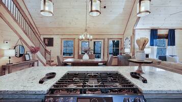 Cabin, Multiple Beds, Hot Tub, Garden View | Private kitchen | Fridge, microwave, oven, stovetop