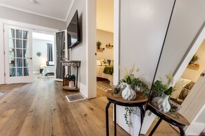 3 Schlafzimmer, Schreibtisch, Bügeleisen/Bügelbrett, kostenloses WLAN