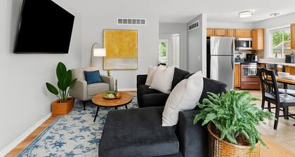 Cozy 2BR Condo in Great Location | King Bed