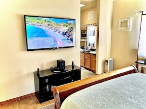 3 室のベッドルーム、デスク、WiFi、ベッドシーツ