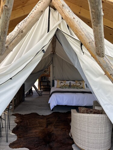 Heritage Ranch 'Bridger' Glamping Tent (7)