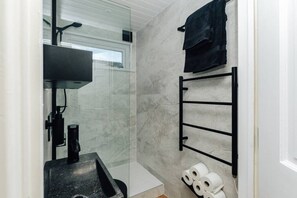 Studio | Salle de bain | Papier de toilette