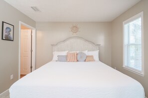 House, Multiple Beds, Kitchen, Partial Ocean View | 2 bedrooms, free WiFi, bed sheets