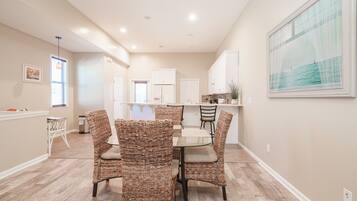 House, Multiple Beds, Kitchen, Partial Ocean View | Dining