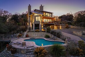 Outdoor pool, sun loungers