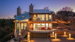 Exterior - 5br Home w/ Pool and a View! (Spicewood)