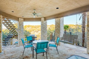 Outdoor dining - 5br Home w/ Pool and a View! (Spicewood)